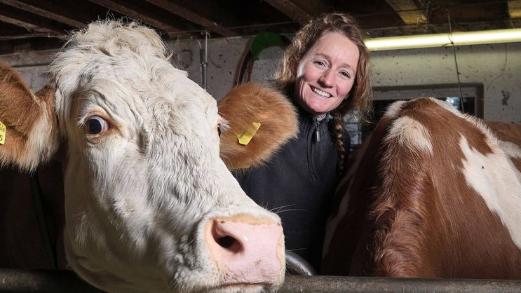 Anne Chenevard gère une exploitation d’une quarantaine de vaches à Corcelles-le-Jorat.