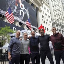 Les dirigeants d’On lors de l’entrée à la bourse de New York le 15 septembre 2021.