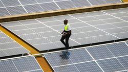 L'énergie solaire et l'énergie éolienne sont en passe de devenir l'épine dorsale de l'approvisionnement mondial en électricité, selon Ember (archives).