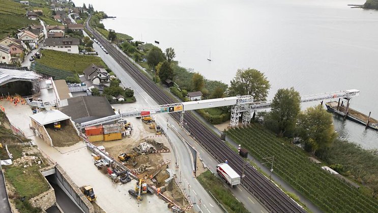 Le percement du tunnel de Gléresse a démarré sur la rive du lac de Bienne.