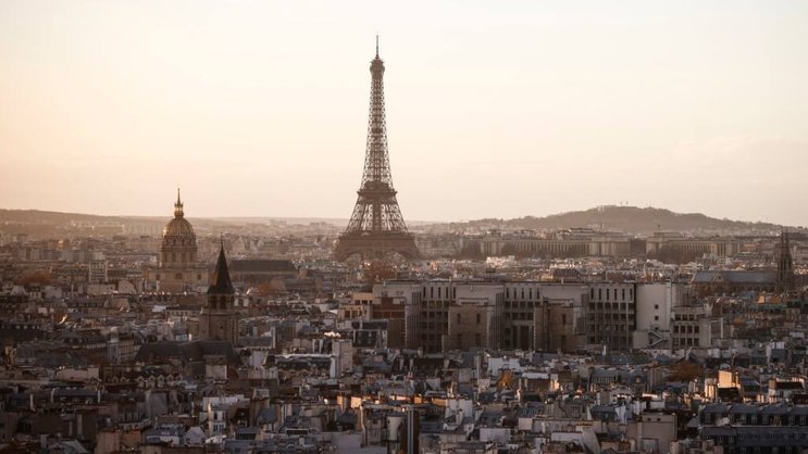 La Banque de France a relevé sa prévision de croissance à 0,9% pour 2025 et 1% pour 2026, notamment en raison de chocs sur l'économie française aux effets moindres qu'escompté il y a quelques mois, et malgré un contexte budgétaire incertain. (archives)