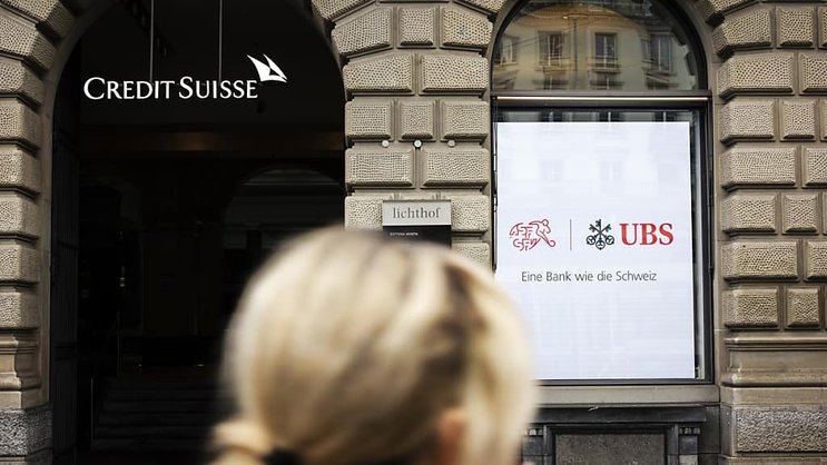 En Suisse, les entités Credit Suisse (Suisse) et UBS Switzerland, pourraient fusionner dès le 1er juillet (archives).