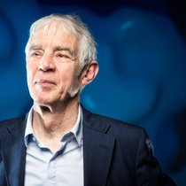 En 2017, Martin Vetterli est nommé président de l’EPFL. Ce natif de Soleure, qui a suivi sa scolarité dans le canton de Neuchâtel, s’est formé en génie électrique de l’ETHZ en 1981. Il obtient ensuite son doctorat ès sciences à l’EPFL en 1986.