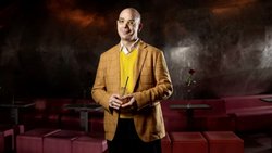 Loin des injonctions à la «zen attitude», Fabrice Midal plaide pour un retour à une humanité pleine, entière et incarnée. A l’heure où les entreprises multiplient les chartes de bienveillance et les initiatives de prévention, ses réflexions invitent à une remise en question plus profonde.
