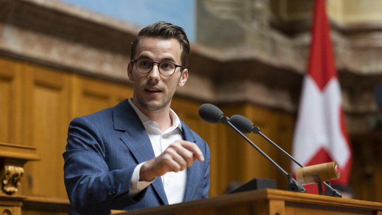 Le parlementaire zurichois PLR Andri Silberschmidt-Buhofer soutient un projet permettant aux hôpitaux et aux assureurs de convenir des tarifs indexés sur la qualité des prestations.