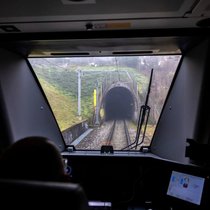 La nouvelle ligne L7 du Léman express reliera Annemasse à l'aéroport à partir du 14 décembre, sans passer par Cornavin grâce à l'ouverture du tunnel de Châtelaine au trafic voyageur. Elle a été inaugurée mardi.