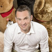 Dans la boutique phare de la Bahnhofstrasse de Zurich, Marcel Dobler teste une nouvelle formule qui pourrait s’étendre aux autres filiales. Les enfants peuvent y essayer les jouets avant de les acquérir.