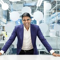 Avec 12,7 millions de francs l’an dernier, Vas Narasimhan gagne presque deux fois plus qu’à son arrivée.