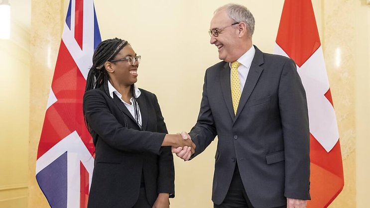 Berne et Londres prévoient un nouvel accord commercial. Guy Parmelin a reçu lundi son homologue Kemi Badenoch.