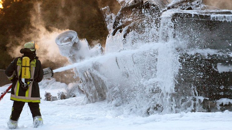 Les pompiers valaisans n'utiliseront plus de mousses extinctrices contenant des PFAS (photo d'illustration).