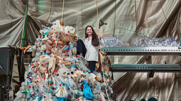 Peu importe si les déchets plastique sont mélangés et sales: les fondateurs de DePoly, Samantha Anderson, Bardiya Valizadeh (à g.) et Christopher Ireland (à dr.), les transforment en matériaux réutilisables.