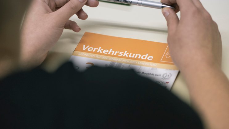 Après le boom des examens des années précédentes, les chiffres sont revenus à la normale en 2025. Le taux de réussite à l’examen théorique a toutefois continué de baisser. (archives)