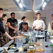 A l’atelier Parfum d’épices, à Crissier, on apprendra notamment à cuisiner le tournedos façon Rossini et son jus à la truffe.