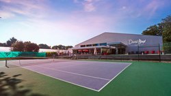 Situé à Bellevue, le Country Club Geneva a été repris par la société anglaise David Lloyd Leisure en 2020, qui a investi plus de 15 millions de francs pour le transformer de fond en comble.