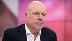 Fabio Regazzi, président de l’USAM, doute que le seuil de 50 millions suffise à protéger les PME familiales. Selon lui, en incluant tous les actifs, notamment immobiliers, de nombreuses entreprises non cotées pourraient être concernées par l’impôt, surtout si elles se développent.
