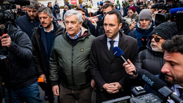Antonio Tajani s'était rendu dès le 2 janvier à Crans-Montana (ici au côté du président du gouvernement valaisan Mathias Reynard).