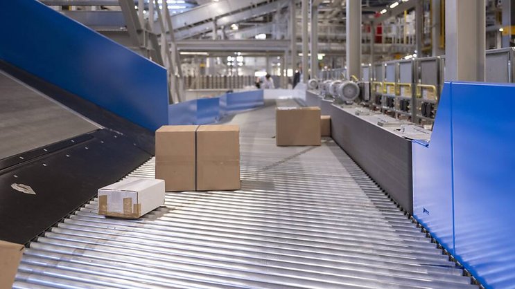 La Poste se prépare à la haute saison des paquets, en prévision du Black Friday et de Noël (archives).