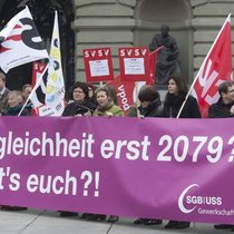 Malgré l'opposition des syndicats, les analyses actuelles ne démontrent aucune discrimination salariale systématique.