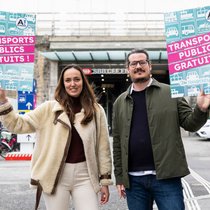 L'initiative populaire fédérale a été présentée mercredi à Lausanne par Julia Zeder, responsable de la communication, et Steven Tamburini, organisateur et porte-parole d'Agissons!
