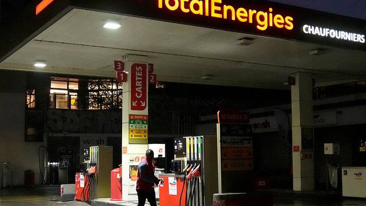 Depuis 2015, Totalenergies a cédé ses réseaux de stations-service en Italie, en Suisse et au Royaume-Uni. (Photo/AP/Francois Mori)