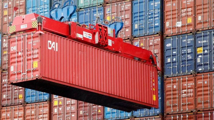 Les importations ont baissé de 1,7% par rapport à mars, totalisant 112 milliards d'euros. (AP Photo/Kai-Uwe Knoth)