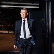 La nomination de Georges Godel, 71 ans, en tant que président de Cremo a suscité la controverse. Après cent jours à son poste, l’ex-grand argentier de l’Etat de Fribourg a présenté un vaste plan pour redresser la barre.