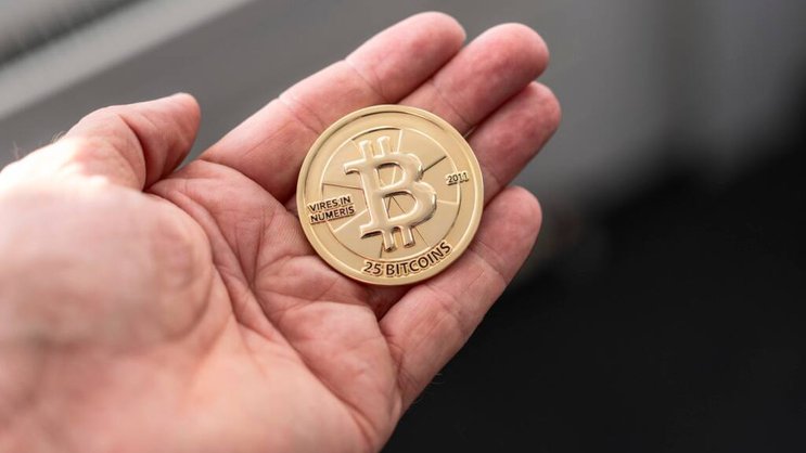 Au café ou pour régler ses impôts, le bitcoin est souvent le bienvenu au Tessin. Considéré comme un terrain d'expérimentation grandeur nature pour la crypto, le canton du sud des Alpes voit s'installer de plus en plus d'établissements grâce au soutien des autorités et rivalise désormais avec Zoug.