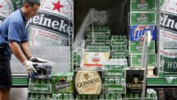 Deuxième brasseur mondial derrière AB InBev, Heineken a enregistré une baisse de 3% de son chiffre d'affaires net trimestriel, à 7,3 milliards d'euros. (archive)