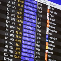 Ses concurrentes Air France-KLM et Lufthansa ont aussi annoncé des bénéfices en baisse au troisième trimestre, pointant également une diminution de la demande de billets vers les Etats-Unis, qui ont pris des mesures pour limiter l'immigration et rendu plus ardue l'obtention de visas.