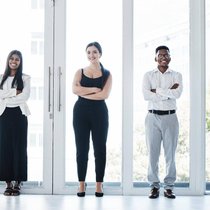 Depuis le 30 juin, les entreprises comptant au moins 100 salariés ont dû procéder à une analyse de leurs salaires afin de se mettre en conformité avec la loi fédérale sur l’égalité.