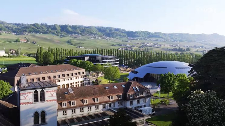 La ville de Rolle (VD) abrite l'école la plus chère du monde.