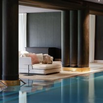 Entre spa, restaurants et navette lacustre privée, La Réserve Genève mise sur l’évasion sans quitter les rives du Léman.