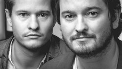 Les frères Ouboter, Merlin (à g.) et Oliver, partagent la direction du projet Microlino et le même appartement au centre de Zurich.