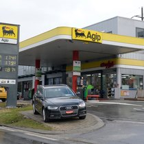 Les experts tablent sur une poursuite de la hausse des prix de l'essence. Ici à Tolochenaz. (archive).