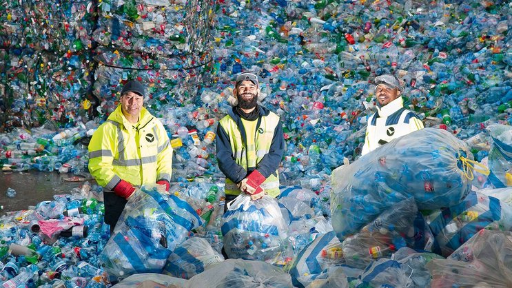 Même salaire, même uniforme: Serbeco, une entreprise de recyclage et de tri des déchets, joue à fond la carte de l’intégration.