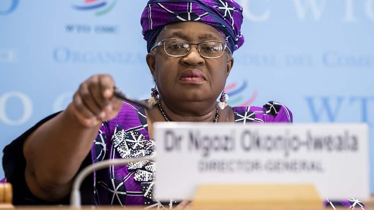 La directrice générale de l'Organisation mondiale du commerce (OMC) Ngozi Okonjo-Iweala alerte sur les effets des politiques des banques centrales et met en garde contre toute restriction au commerce dans les différents pays.