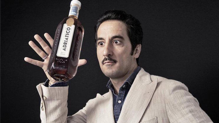Jean-Robert Bellanger a abandonné une carrière confortable dans le marketing digital pour produire son propre amaretto.