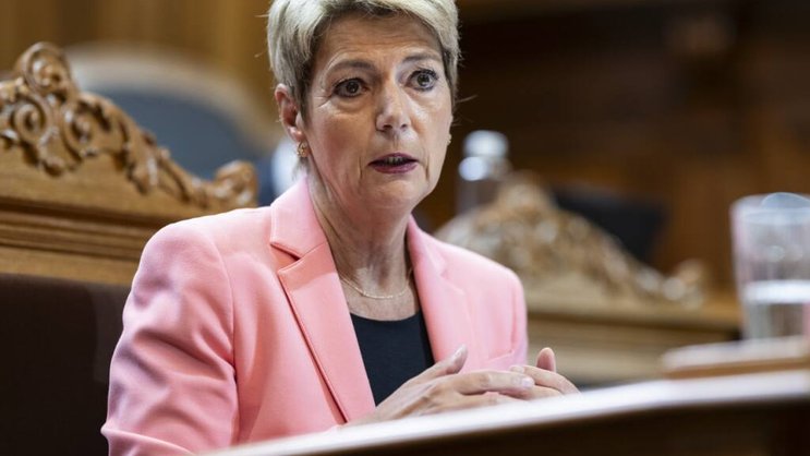 La ministre des finances, Karin Keller-Sutter, a rappelé mardi les enjeux financiers qui attendent la Suisse ces prochaines années.
