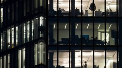 Le recul du manque de main d'oeuvre qualifié et particulièrement notable chez les employés de bureau, où l'utilisation de l'intelligence artificielle est toujours plus importante. (archive)