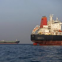 Le transit de navires par le détroit d'Ormuz est actuellement très dangereux.