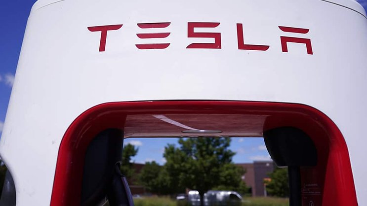 Tesla va faire de la publicité.
