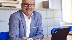 Pascal Kuchen est le CEO de la collective de prévoyance-Copré depuis 2018, dont le siège social se trouve à Genève et qui compte 36 employés.