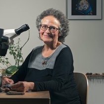 L’horlogerie doit beaucoup à Michèle Rothen Rebetez. Cela fait près de quarante ans qu’elle travaille à en embellir les plus belles pièces.