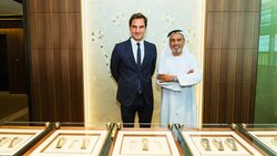 Roger Federer à l'ouverture de la plus grande boutique Rolex du monde dans le Dubai Mall: avec le marchand de montres Abdul Hamied Ahmed Seddiqi de la Seddiqi Holding.