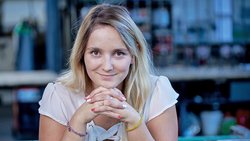 Il n’est pas rare qu’Elodie Lorenz- Savoye, qui dirige la société Perrier Vitrerie-Miroiterie à Sion, se voie demander: «Puis-je parler au patron?»
