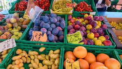 Le texte demande d'encourager la production et la consommation de denrées alimentaires végétales plutôt animales (image d'illustration).