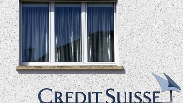 La part des personnes interrogées qui se sont dites très d'accord avec la reprise de Credit Suisse par UBS est faible, à 5%. Pour 11% des sondés, l'accord n'est pas ou pas encore évaluable.