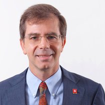 Nicolas Musy, manager de LX Precision, est un fin connaisseur de la Chine. En 1997, il cofonde la China Integrated Consultancy et en 2001, le Swiss Center Shanghai.