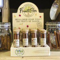 Des bâtonnets qui ressemblent aux Carambar, composés à plus de 95% de fruits de saison suisses.