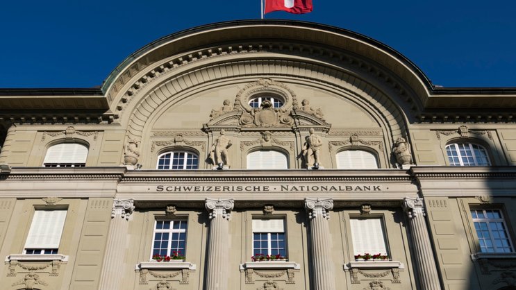 Avec ces interventions sur le marché des devises, la banque centrale helvétique veut éviter une appréciation trop forte ou un relâchement excessif du franc, qui pénaliserait l'économie suisse (archives).